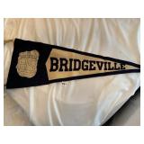 VTG BRIDGEVILLE HS FELT PENNANT, NAVY AND CREAM,