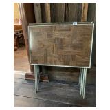VTG TV TRAY SET, FAUX WOOD GRAIN TOPS, METAL