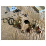 METAL, SHELL, AND COSTUME JEWELRY ASSORTMENT,