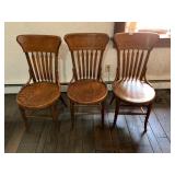 SET OF THREE OAK SPINDLE-BACK CHAIRS, ROUND