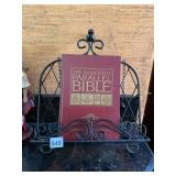 GUIDEPOSTS PARALLEL BIBLE, HARDCOVER, W/ METAL