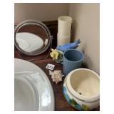 VTG VANITY ACCESSORIES, INCLUDES TABLETOP MIRROR,