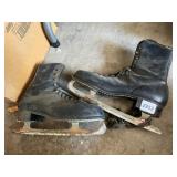 VTG LEATHER FIGURE SKATES, BLACK LEATHER UPPERS,