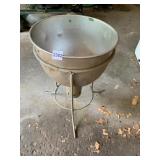 ANODAL METAL BOWL, TRIPOD STAND, MESH DRAIN