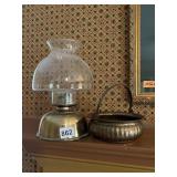 VTG BRASS OIL LAMP W/ GLASS CHIMNEY, BRASS
