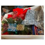 CHRISTMAS DECOR ASSORTMENT, INCLUDES OUTSET