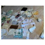 VTG TEXTILES, ASSORTED EMBROIDERED LINEN HANKIES,