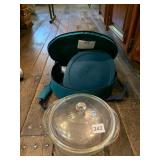 PYREX PORTABLES CASSEROLE DISH, CLEAR GLASS W/