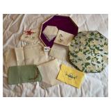 VTG EMBROIDERED HANKIES, LACE TRIM, FLORAL