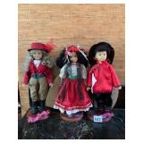 COLLECTIBLE PORCELAIN DOLLS, INTERNATIONAL THEME,
