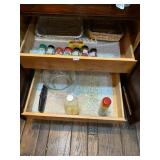 ASSORTED KITCHEN ITEMS, INCLUDES ALUMINUM