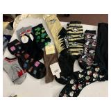 LADIES SOCKS, HOLIDAY THEMED, PENGUINS SPORTS