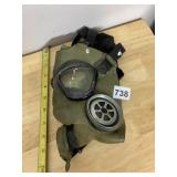 MILITARY GAS MASK, OLIVE DRAB RUBBER