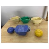ASSORTED CERAMIC TABLEWARE, INCLUDES CREAMERS,