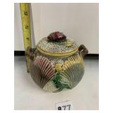 MAJOLICA STYLE SUGAR BOWL, SHELL MOTIF, TEXTURED
