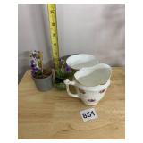 ASSORTED DECORATIVE ITEMS, INCLUDES PORCELAIN