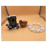 ASSORTED DECORATIVE ITEMS, INCLUDES RESIN SANTA
