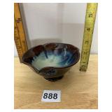 STUDIO ART POTTERY BOWL, DRIP GLAZE, BROWN AND