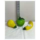 ART GLASS FRUIT FIGURINES, INCLUDES PEAR, APPLE,