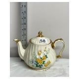 SADLER TEAPOT, CREAM GROUND, YELLOW ROSE PATTERN,