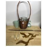 ASSORTED DECOR, INCLUDES WICKER BASKET, CERAMIC