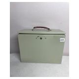 METAL LOCKBOX, HINGED LID, CARRYING HANDLE, KEY