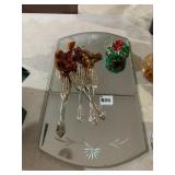 ASSORTED DECOR, INCLUDES ETCHED MIRROR TRAY,