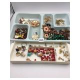 ASSORTED COSTUME JEWELRY GROUPING, INCLUDES