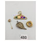 ASSORTED COSTUME BROOCHES, INCLUDES HANGER SHAPE