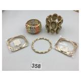 ASSORTED COSTUME BRACELETS, INCLUDES HINGED CUFFS