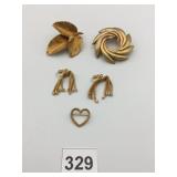 ASSORTED COSTUME JEWELRY, INCLUDES GOLD-TONE LEAF