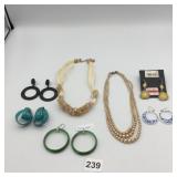 ASSORTED COSTUME JEWELRY GROUPING, INCLUDES