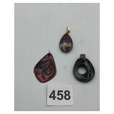 ASSORTED PENDANTS INCLUDES TEARDROP AMMOLITE W/