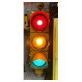 VINTAGE TRAFFIC SIGNAL WORKS GREAT!