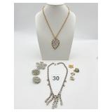 COSTUME JEWELRY ASSORTMENT, INCLUDES RHINESTONE