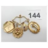 14K YELLOW GOLD BOW AND ARROW BROOCH, 16.8 GRAMS