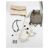 ASSORTED JEWELRY, INCLUDES CRYSTAL BEAD NECKLACE,