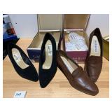 COMFORT PLUS, PUMPS, BLACK SUEDE, KITTEN HEEL,