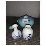 CHINESE PORCELAIN TEA SET, INCLUDES TEAPOT W/