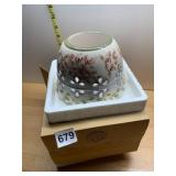 HOME INTERIORS AND GIFTS CERAMIC CANDLE WARMER,