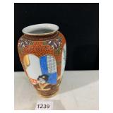 JAPANESE PORCELAIN VASE, HAND-PAINTED GEISHA