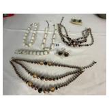 ASSORTED COSTUME JEWELRY, INCLUDES BEADED