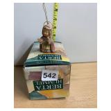 GOEBEL BERTA HUMMEL PORCELAIN ORNAMENT, PRAYING