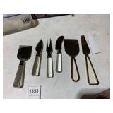 CHEESE KNIFE SET, FACETED CLEAR ACRYLIC HANDLES,