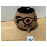 MEXICAN POTTERY TRIPOD BOWL, HAND-PAINTED BIRD