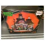 LEMAX SPOOKY TOWN GAS N GHOUL, HALLOWEEN VILLAGE