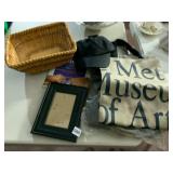 METROPOLITAN MUSEUM OF ART TOTE BAG, WOVEN