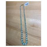 GREEN STONE BEAD NECKLACE, GRADUATED ROUND BEADS,