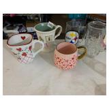 ASSORTED CERAMIC AND GLASS MUGS, INCLUDES HEART
