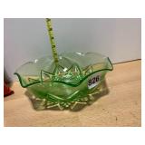 HEISEY GREEN GLASS BOWL, DIAMOND POINT PATTERN,